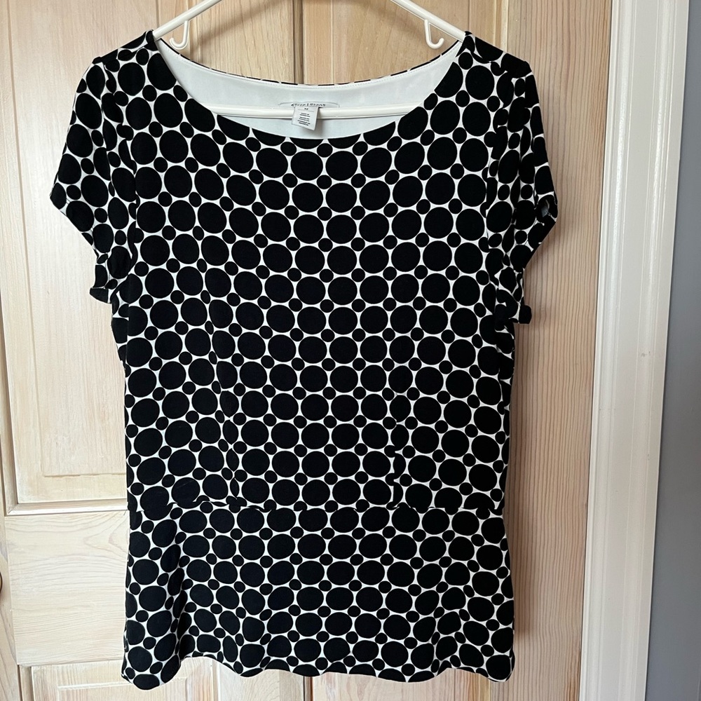 White House Black Market Capped Sleeve Top